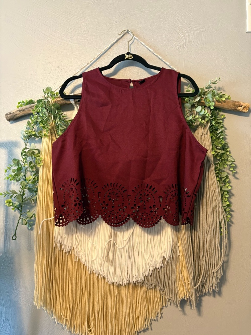 ✨BUY 1 GET 1 FREE✨Sleeveless Laser-Cut Crop Top in Burgundy